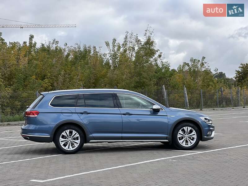 Универсал Volkswagen Passat Alltrack 2017 в Дубно