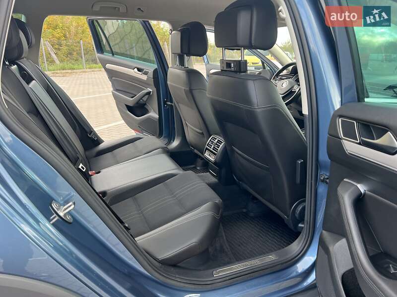 Универсал Volkswagen Passat Alltrack 2017 в Дубно
