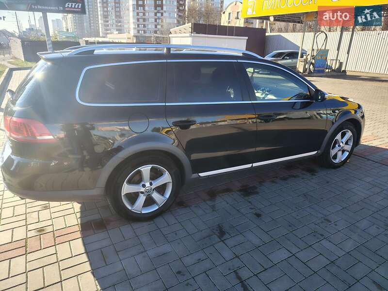 Універсал Volkswagen Passat Alltrack 2014 в Києві