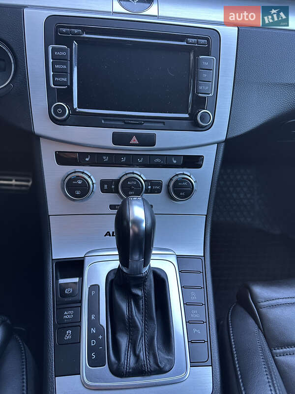 Универсал Volkswagen Passat Alltrack 2014 в Львове