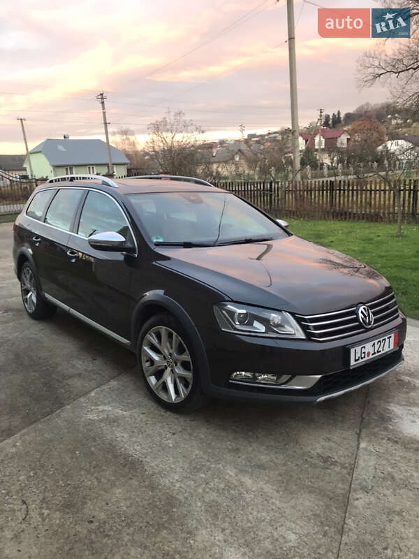 Універсал Volkswagen Passat Alltrack 2013 в Долині