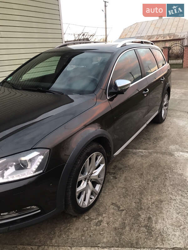 Універсал Volkswagen Passat Alltrack 2013 в Долині