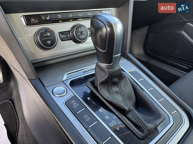 Универсал Volkswagen Passat Alltrack 2018 в Дубно