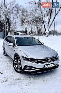Універсал Volkswagen Passat Alltrack 2019 в Києві