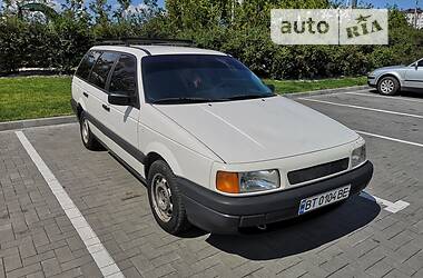 Унiверсал Volkswagen Passat B3 1990 в Івано-Франківську