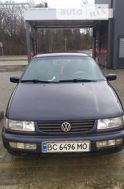 Седан Volkswagen Passat B4 1994 в Львове