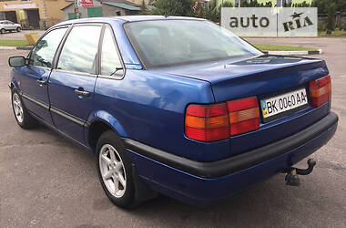Седан Volkswagen Passat B4 1996 в Вараше