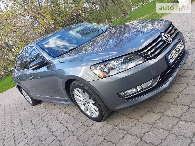 Volkswagen Passat 2012 року