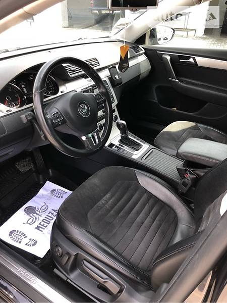 Volkswagen Passat 2013 року
