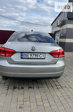 Седан Volkswagen Passat B7 2012 в Николаеве