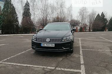 Седан Volkswagen Passat B7 2016 в Кривом Роге