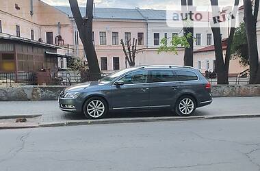Универсал Volkswagen Passat B7 2014 в Киеве