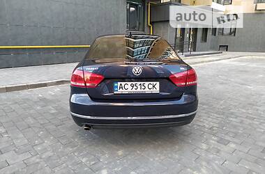 Седан Volkswagen Passat B7 2012 в Луцке