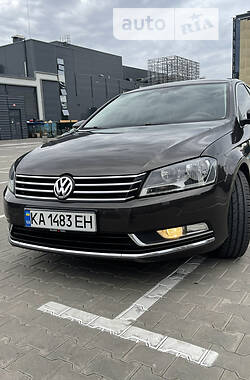 Седан Volkswagen Passat B7 2012 в Києві