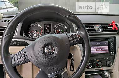 Седан Volkswagen Passat B8 2013 в Киеве