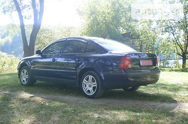 Седан Volkswagen Passat 1998 в Лубнах