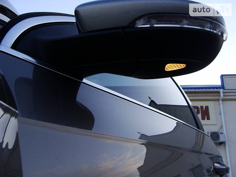 Універсал Volkswagen Passat 2013 в Любашівці