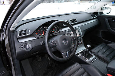 Универсал Volkswagen Passat 2012 в Житомире