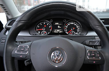 Универсал Volkswagen Passat 2012 в Житомире