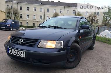 Седан Volkswagen Passat 1997 в Стрые