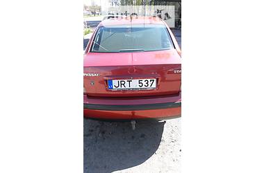 Седан Volkswagen Passat 2000 в Киеве