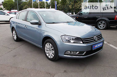 Седан Volkswagen Passat 2013 в Киеве