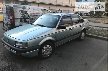 Седан Volkswagen Passat 1990 в Киеве