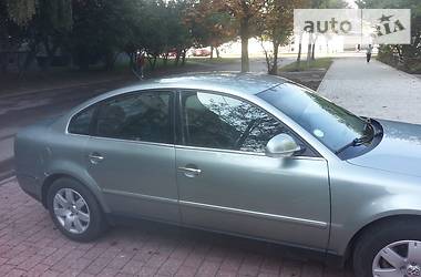 Седан Volkswagen Passat 2004 в Львове