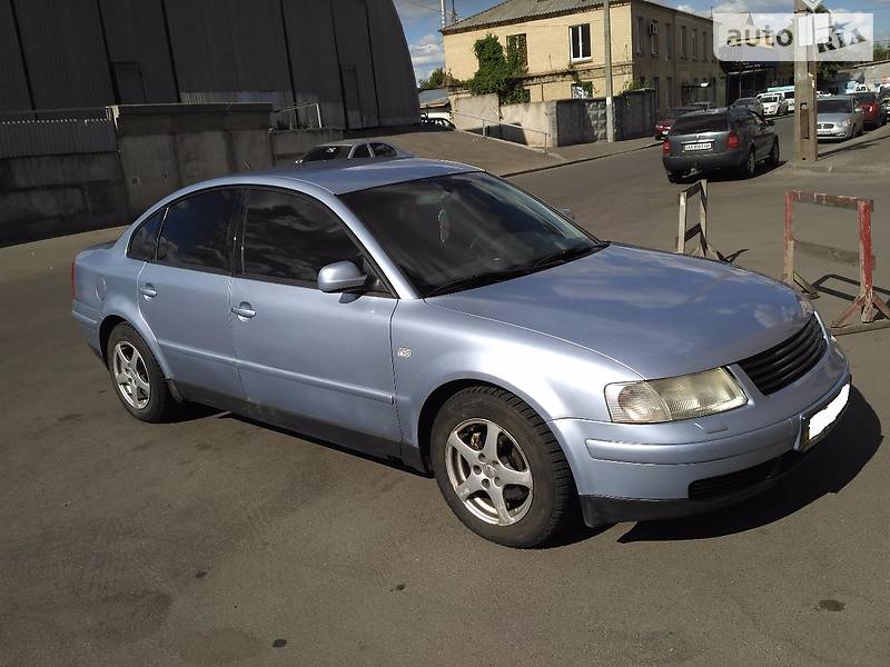 Седан Volkswagen Passat 2000 в Киеве