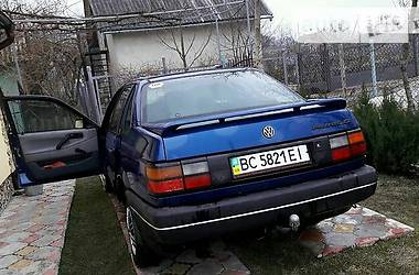 Седан Volkswagen Passat 1990 в Львове