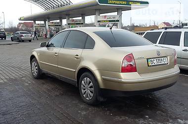 Седан Volkswagen Passat 2002 в Львове