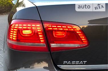 Седан Volkswagen Passat 2011 в Луцьку