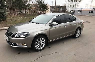 Седан Volkswagen Passat 2012 в Мариуполе