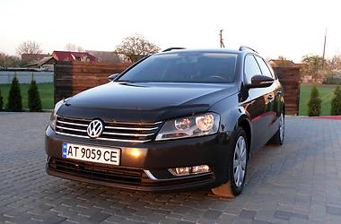 Універсал Volkswagen Passat 2012 в Івано-Франківську