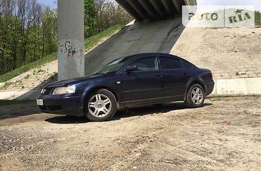 Седан Volkswagen Passat 1999 в Львове