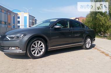 Седан Volkswagen Passat 2016 в Ивано-Франковске