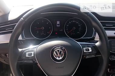 Седан Volkswagen Passat 2016 в Ивано-Франковске