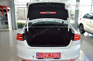 Седан Volkswagen Passat 2015 в Хмельницькому