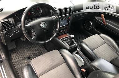 Седан Volkswagen Passat 2004 в Ровно