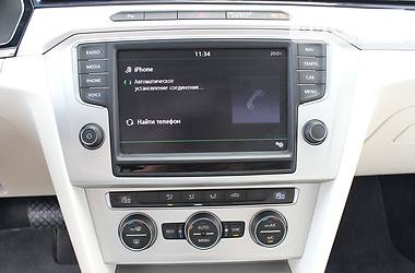 Седан Volkswagen Passat 2015 в Радивилове