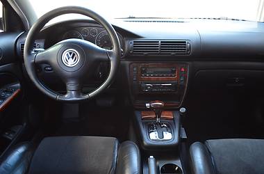 Седан Volkswagen Passat 2002 в Києві