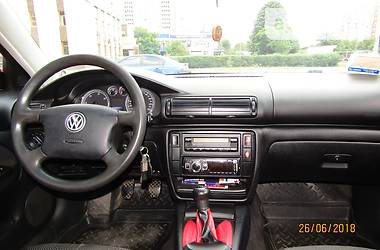 Универсал Volkswagen Passat 2002 в Киеве