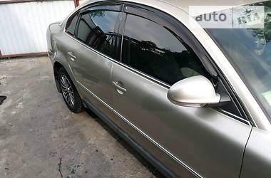 Седан Volkswagen Passat 2004 в Киеве