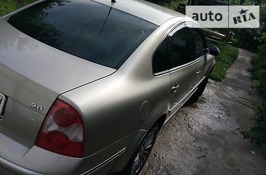 Седан Volkswagen Passat 2004 в Киеве