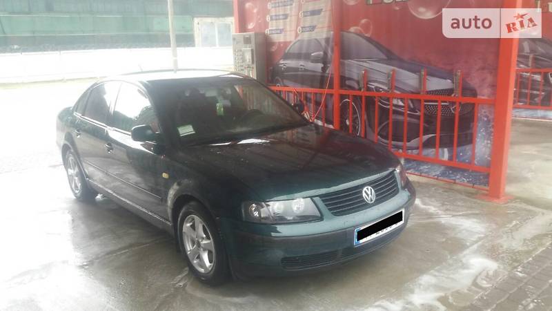 Седан Volkswagen Passat 1999 в Надворной