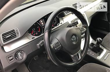 Седан Volkswagen Passat 2013 в Виннице