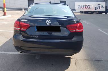 Седан Volkswagen Passat 2013 в Киеве