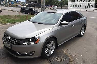 Седан Volkswagen Passat 2012 в Киеве