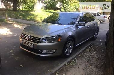 Седан Volkswagen Passat 2012 в Киеве