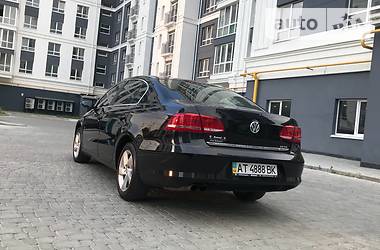 Седан Volkswagen Passat 2013 в Івано-Франківську